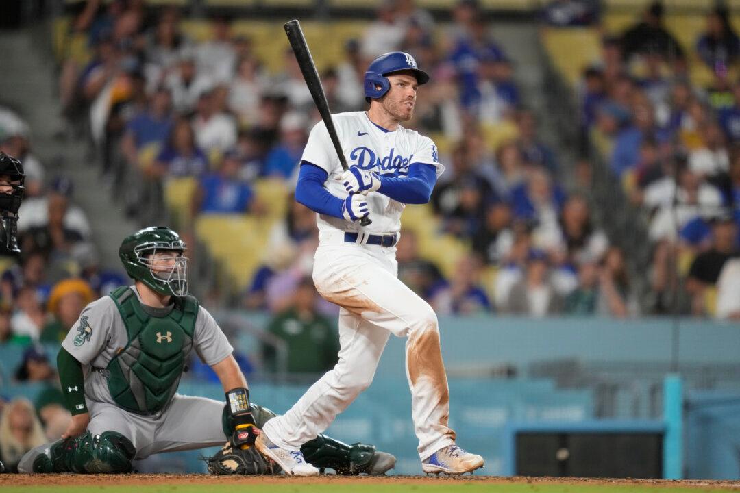 Mookie Betts Hits 29th Homer and Freddie Freeman Goes 3 for 4 as Dodgers Rout Lowly Athletics 10–1