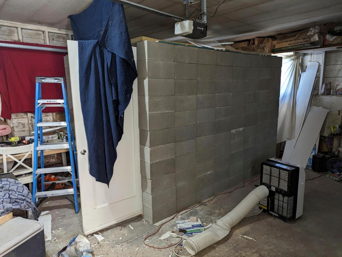 A makeshift cinderblock cell in Klamath Falls, Ore., allegedly used by 29-year-old Negasi Zuberi. (FBI via AP)