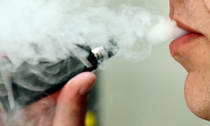 Poll: Over 40 Percent of Smokers Think Vaping Is More Harmful Than Smoking