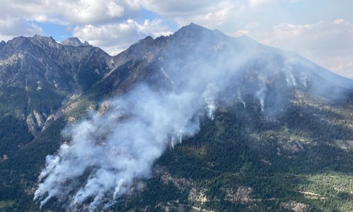 Wind Gusting up to 70 km/h Poses Challenges in BC Wildfire Fight: Fire Service