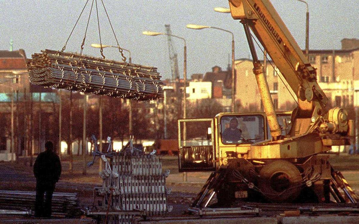 A Silent Threat to the Energy Transition: America’s Broken Infrastructure Policy