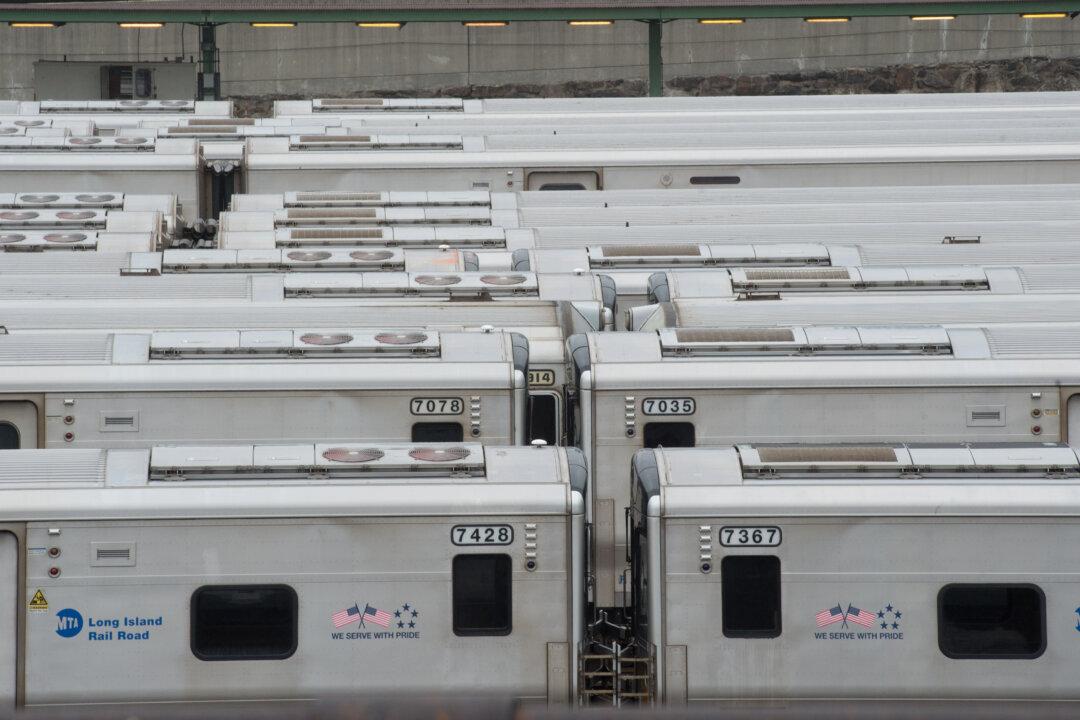 New York City Train Derailment Leaves 13 Passengers Injured, 2 Seriously