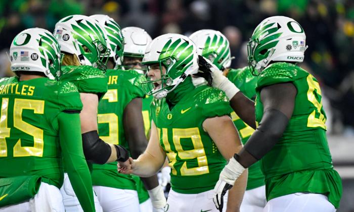 Big Ten Grabs Oregon, Washington From Pac-12, Dealing Another Crushing Blow to West Coast Conference