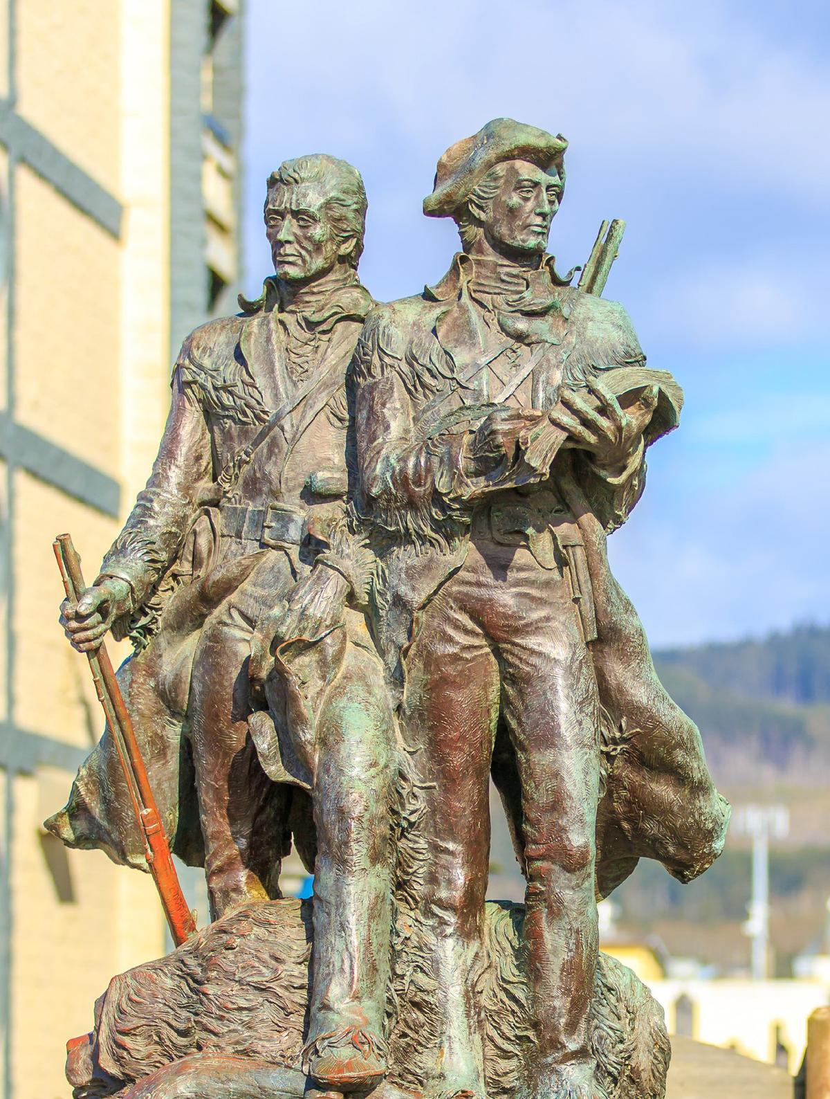A statue titled “End of the Lewis and Clark Trail—Seaside, Oregon” by Ka!zen marks the ending point of the pair’s famous expedition. (Peng Pe/Dreamstime.com)