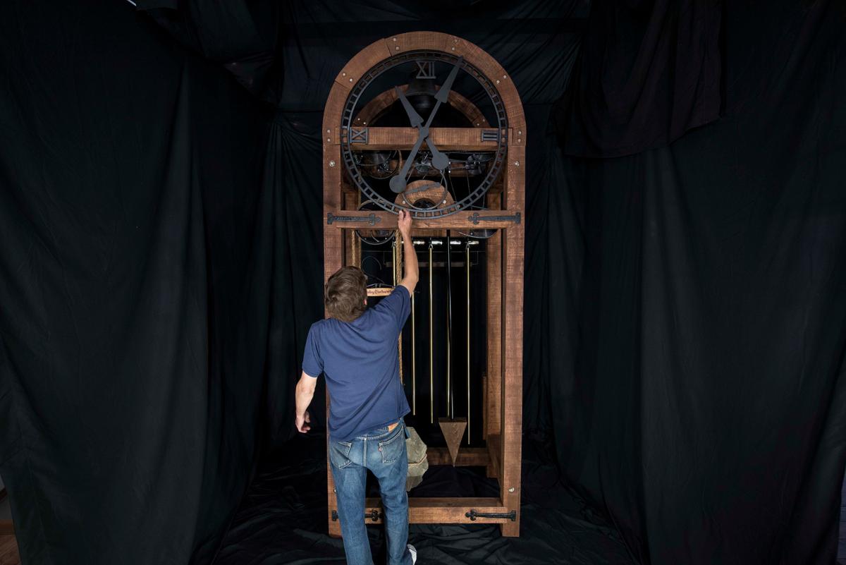 "Timber Frame Clock," built by Rick Stanley. (Courtesy of <a href="https://stanleyclockworks.com/">Rick Stanley</a>)