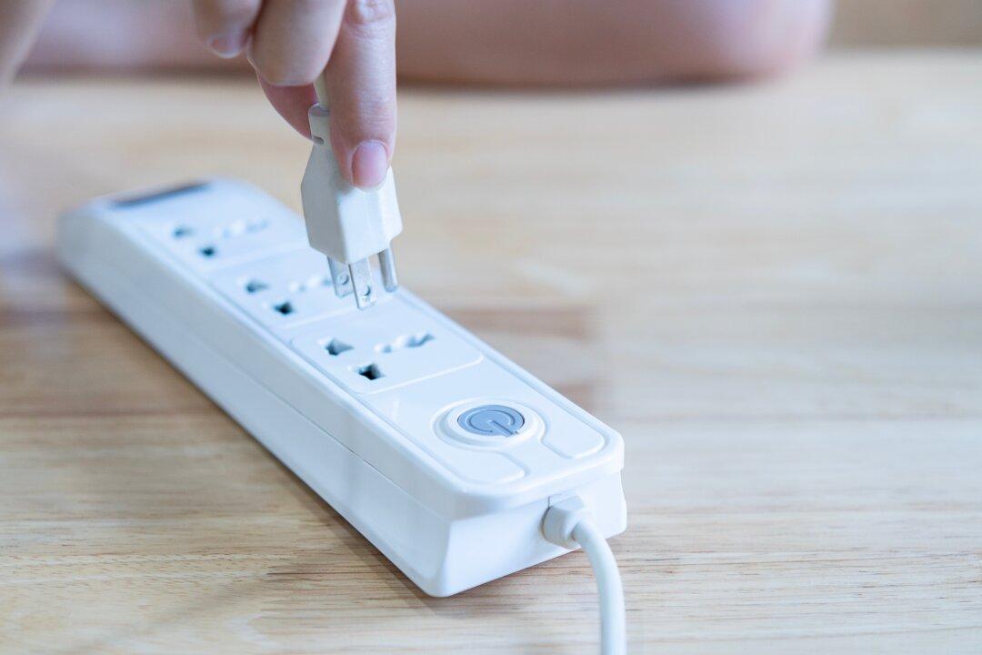 11 Things You Should Never Plug Into a Power Strip