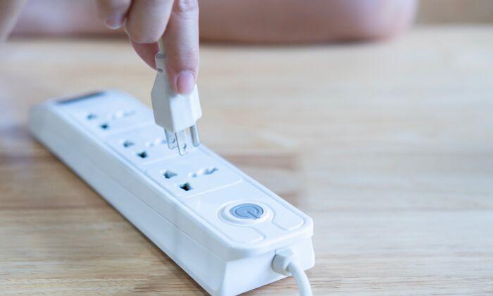 11 Things You Should Never Plug Into a Power Strip