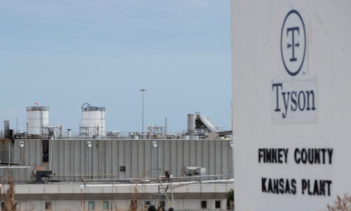 Tyson Foods to Shut 4 US Chicken Plants in Blow to Small Towns
