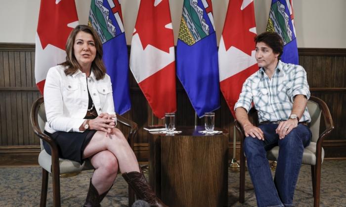 Trudeau, Smith Trade Open Letters Over Pitch to Consider Removing Alberta From CPP