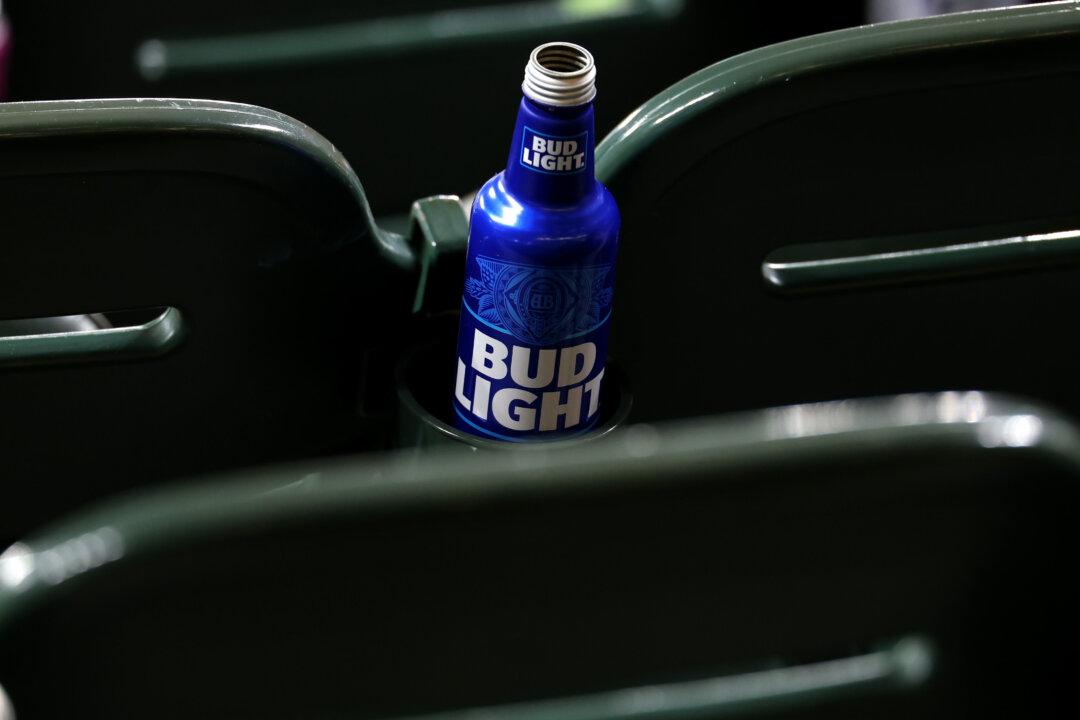 Bud Light Situation Getting ‘Worse,’ Beer Industry Expert Says