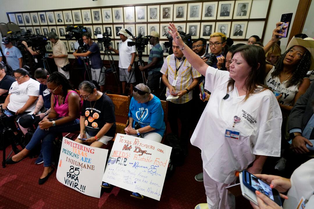 IN-DEPTH: Texas Prisons are ‘Cooking’ Their Inmates in Cells Without Air-Conditioning, Families Say