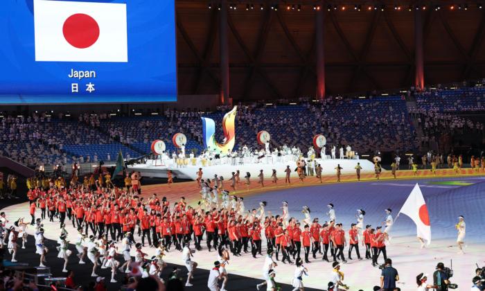 Japanese Delegation Met With Embarrassing Silence at World University Games in China