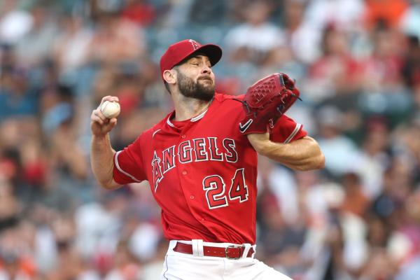 Lucas Giolito (24) of the Los Angeles Angels pitches against the San Francisco Giants during the first inning of a game at Angel Stadium of Anaheim in Anaheim, Calif., on Aug. 8, 2023. (Michael Owens/Getty Images)