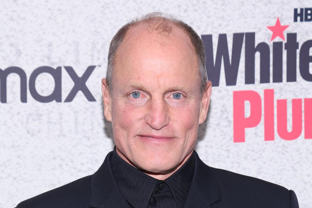 Hollywood Actor Woody Harrelson Dons Kennedy 2024 Hat, Appearing to Boost Democrat Primarying Biden