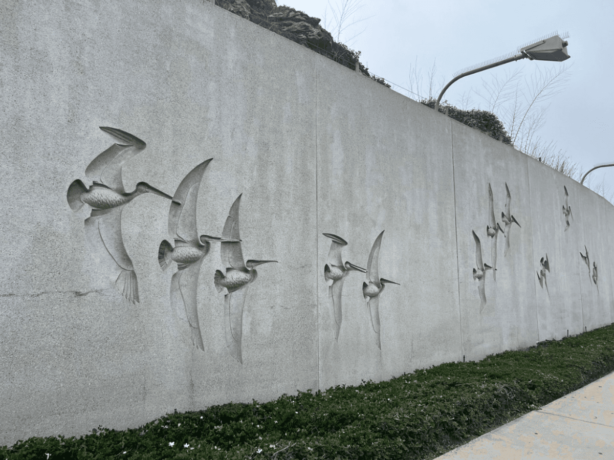 "Pelican Wall" art installation by Tom Van Sant in Newport Beach, California. (Courtesy of Robyn Grant)
