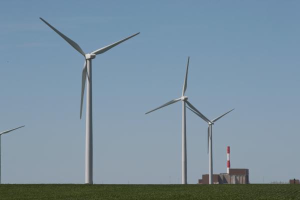 Power generating windmills above a nuclear power plant operated by Exelon near Marseilles, Ill., on June 13, 2018. (Scott Olson/Getty Images)