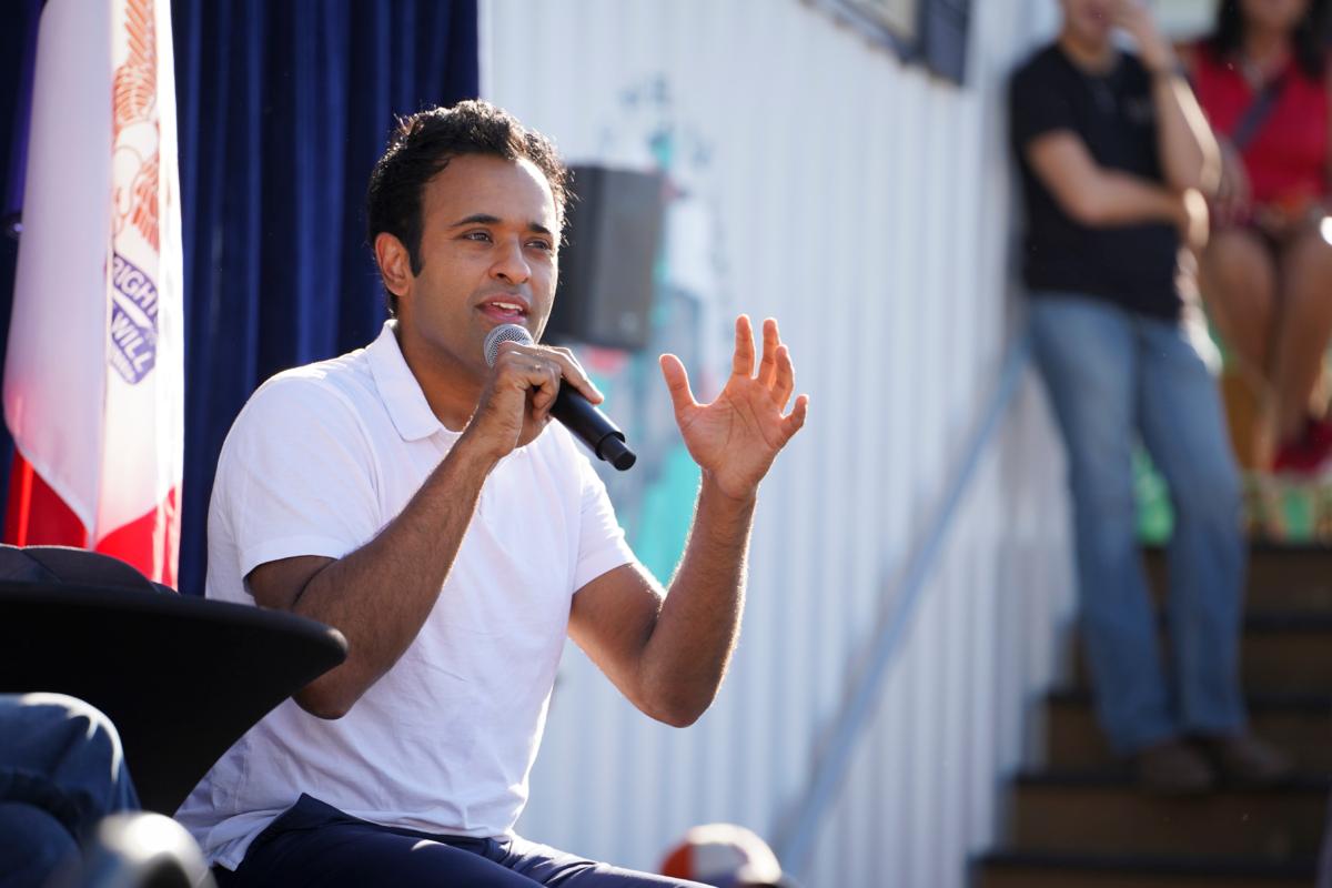 Republican presidential candidate Vivek Ramaswamy speaks at the Iowa State Fair in Des Moines, Iowa, on Aug. 12, 2023. (Madalina Vasiliu/The Epoch Times)