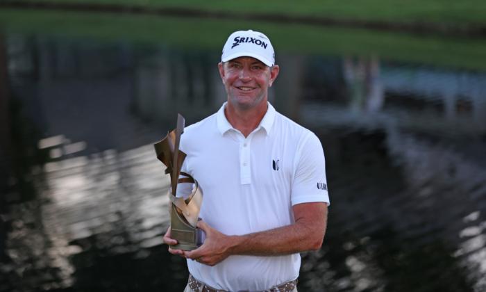 Glover Makes It 2 in a Row by Winning FedEx Cup Opener in a Playoff Over Cantlay