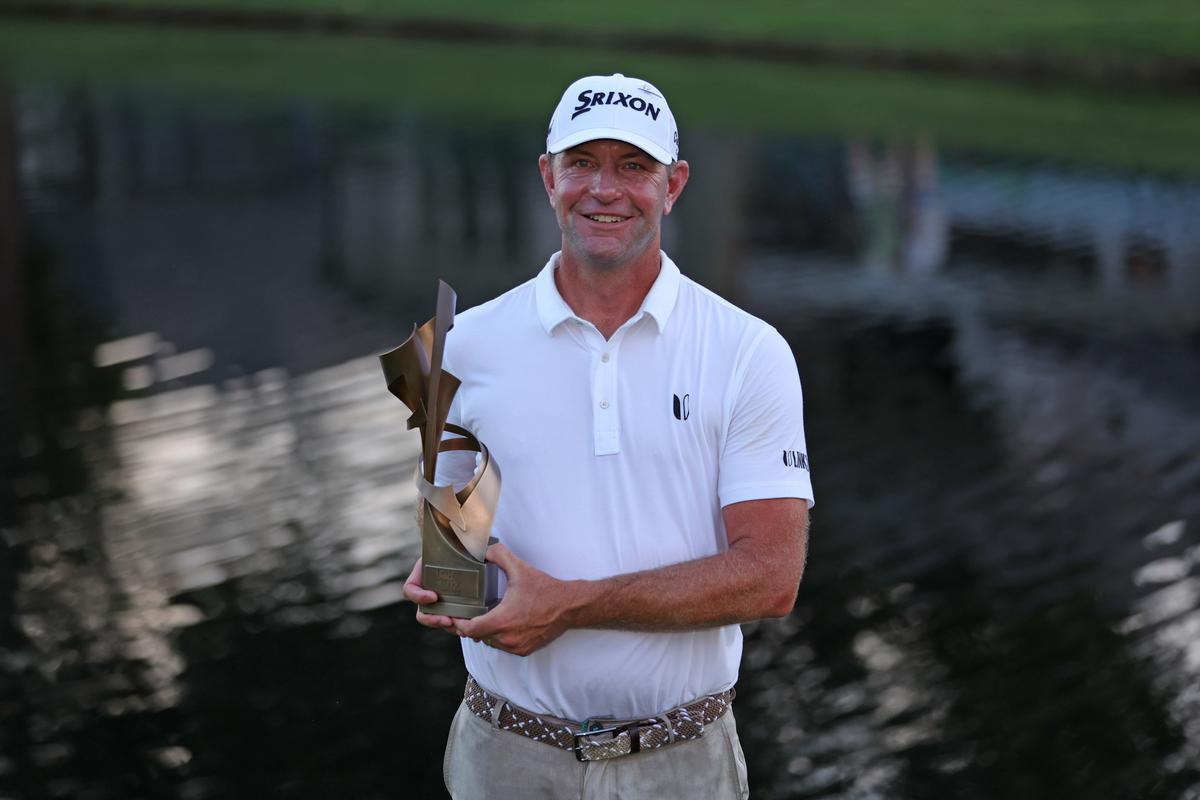 Glover Makes It 2 in a Row by Winning FedEx Cup Opener in a Playoff Over Cantlay
