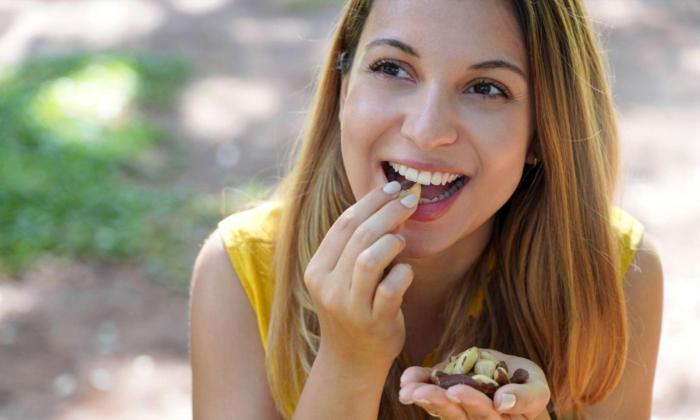 Protect Your Heart: Nutritionist Reveals Top 5 Heart-Healthy Nuts