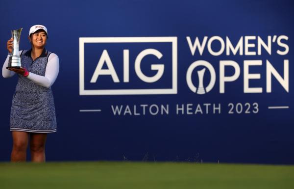 Lilia Vu of the United States lifts the AIG Women's Open Trophy on Day Four of the AIG Women's Open at Walton Heath Golf Club in Tadworth, England, on August 13, 2023. (Andrew Redington/Getty Images)