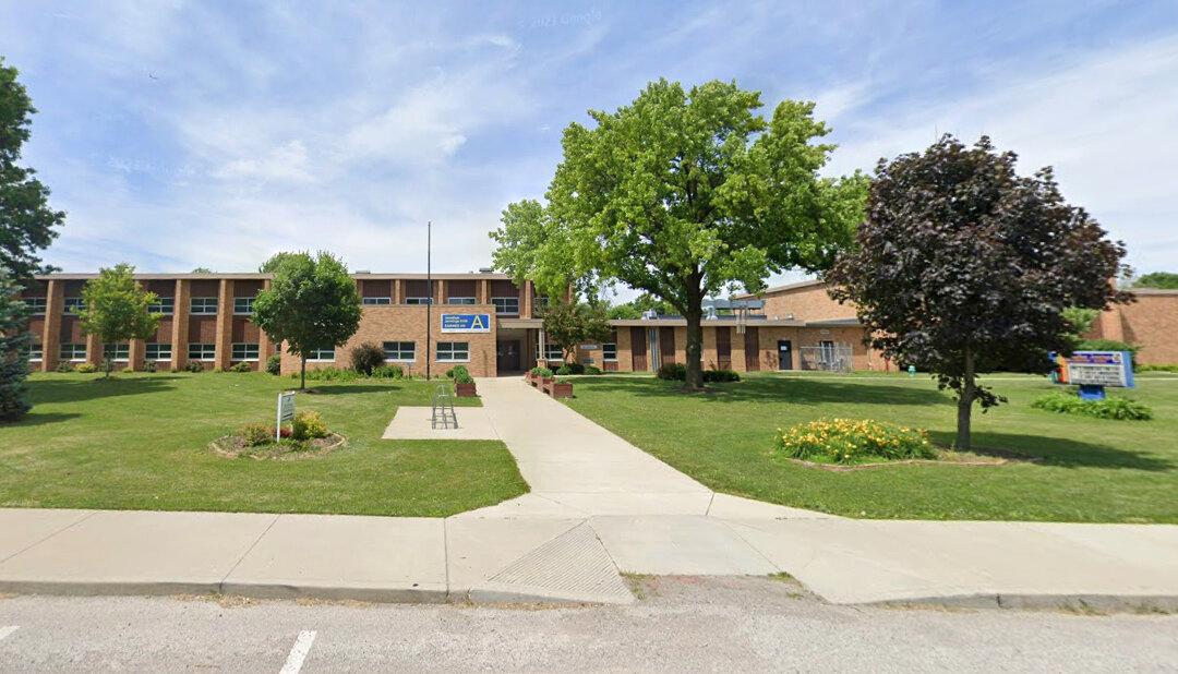 3 Found Dead in Car in Indianapolis School Parking Lot