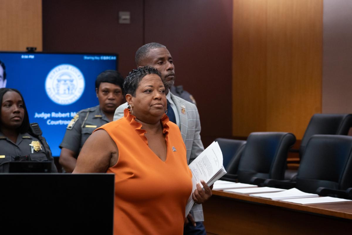 Fulton County County Court Clerk Che Alexander arrives with documents for Superior Court Judge Robert McBurney in Atlanta, Ga., on Aug. 14, 2023. (Megan Varner/Getty Images)