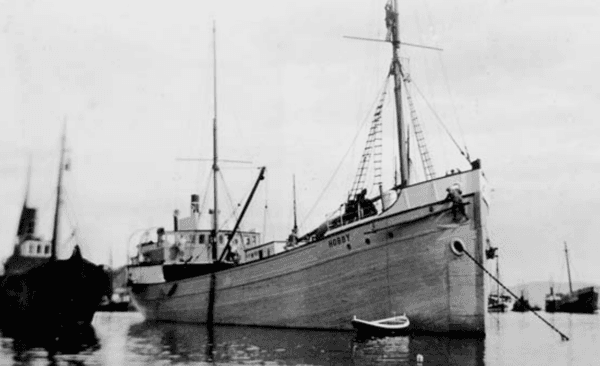 Boyd chartered the Hobby, a supply ship of Tromso, for her trips in 1926 and 1928. (Public Domain)