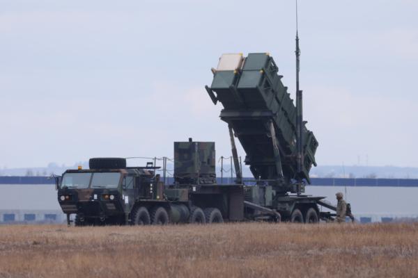  A U.S. Army MIM-104 Patriot anti-missile defense launcher stands pointing east at Rzeszow Jasionska airport, near Rzeszow, Poland, on March 8, 2022. (Sean Gallup/Getty Images)