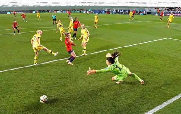 Salma Paralluelo of Spain scores her team's first goal past Zecira Musovic of Sweden during the FIFA Women's World Cup Australia & New Zealand 2023 Semi Final match between Spain and Sweden at Eden Park in Auckland, New Zealand, on August 15, 2023. (Phil Walter/Getty Images)