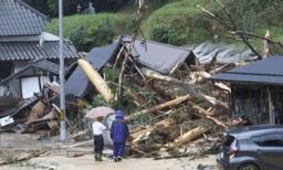 Typhoon Lan Makes Landfall in Japan, Thousands Urged to Seek Safety