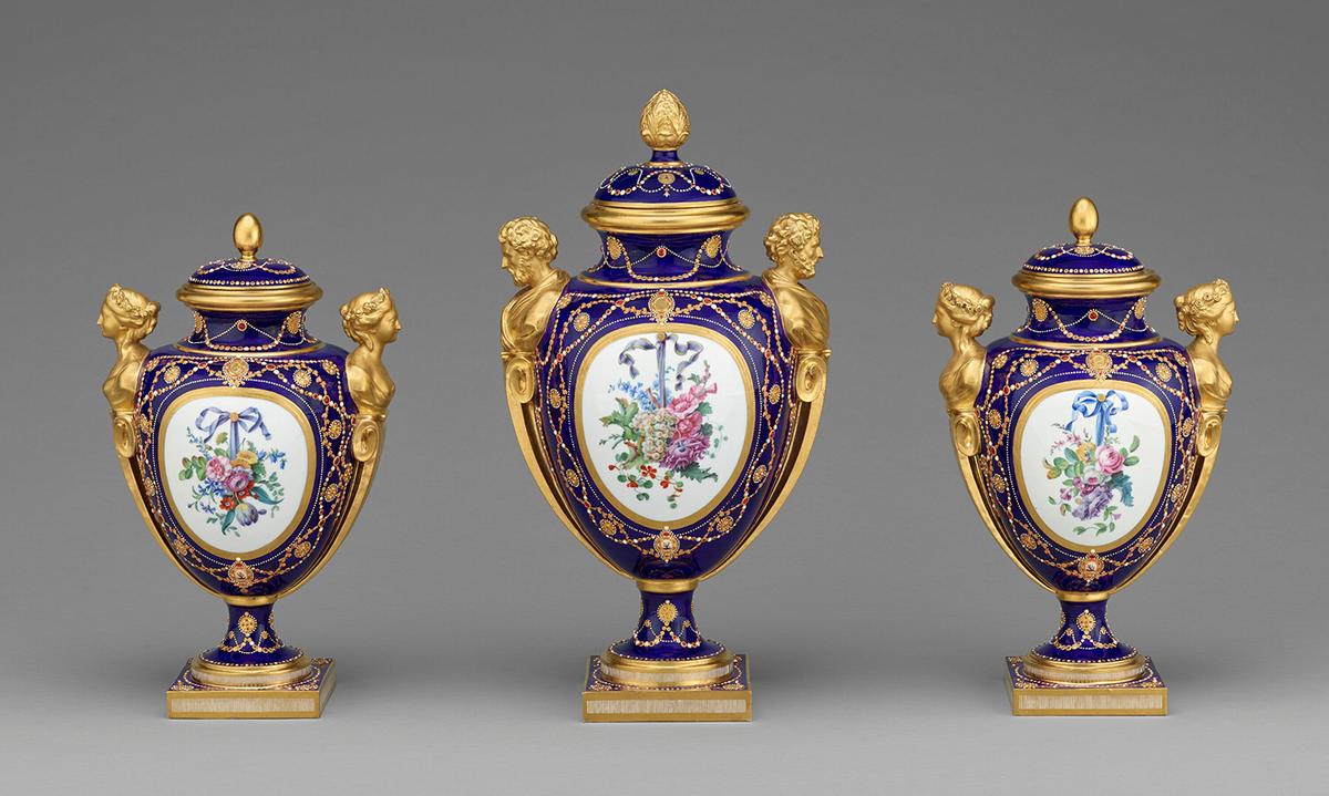 Back view of the three vases housed at the Getty Museum. J. Paul Getty Museum, Los Angeles. (Public Domain)