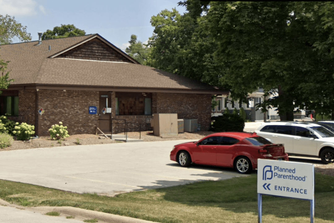 Man Who Set Fire at Illinois Planned Parenthood Clinic Sentenced to 10 Years in Prison