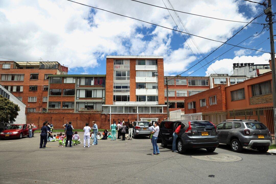 Magnitude 6.3 Quake Shakes Colombian Capital, One Dead