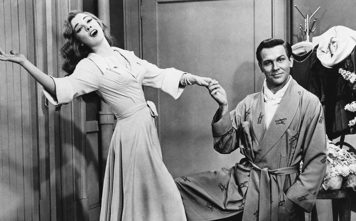 A publicity still for the 1953 film "Kiss Me, Kate" starring Kathryn Grayson and Howard Keel. (MovieStillsDB)