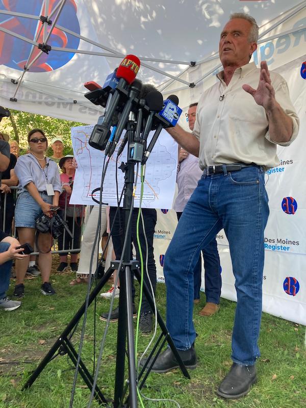 Robert F. Kennedy Jr., an independent candidate in the 2024 presidential election, discusses Summit Carbon Solution's proposed pipeline, at the Iowa State Fair in Des Moines, Iowa, on Aug. 12, 2023. (John Haughey/The Epoch Times)