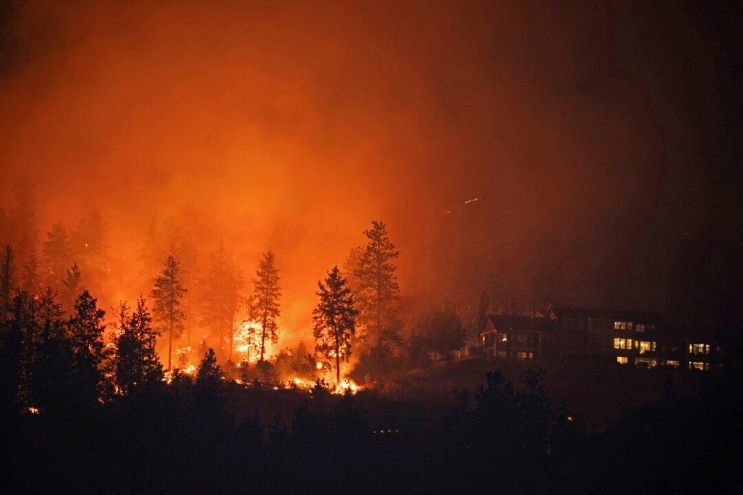 ‘It Was Like a Beast’: Evacuees Describe Fleeing Kelowna Wildfire, Losing Their Homes