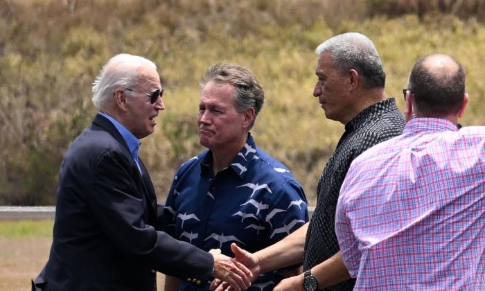 Biden Visits Hawaii as Wildfire Rescue Efforts Continue; 850 People Still Missing