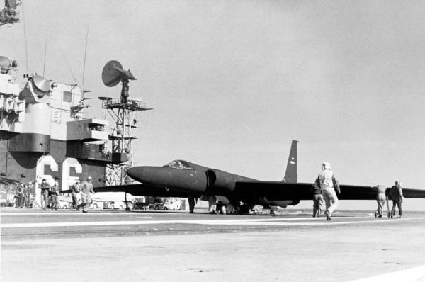 U-2 spy plane testing aboard the USS America. U.S. Navy. (Public Domain)