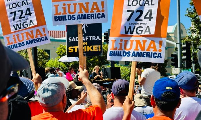 More Talks Sunday as WGA, Studios Reportedly Near End to Monthslong Strike