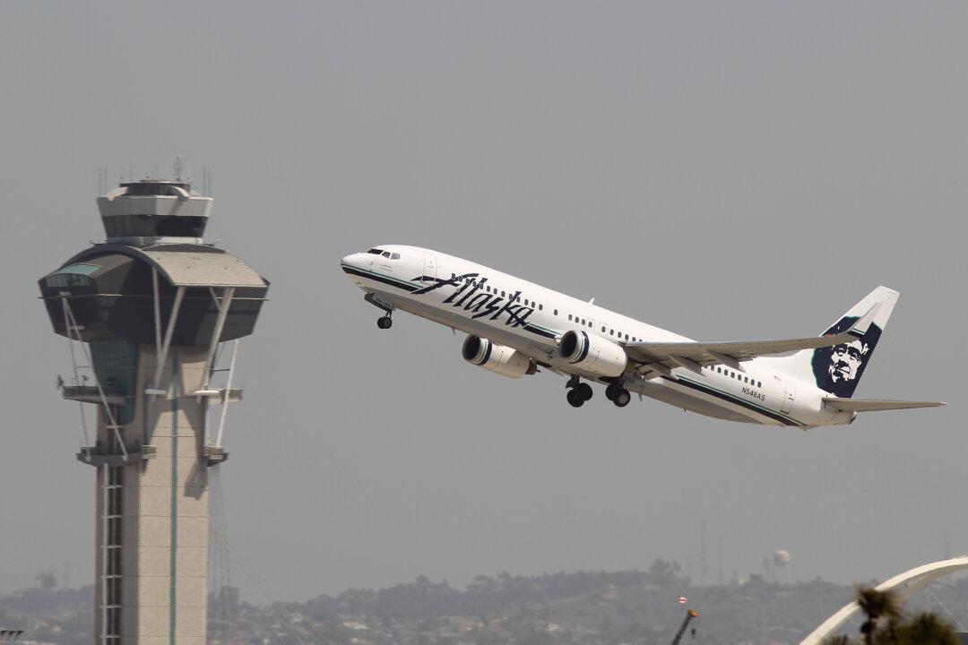 Scary Landing as Jet’s Wheel Collapses on Touchdown in California During Tropical Storm Hilary
