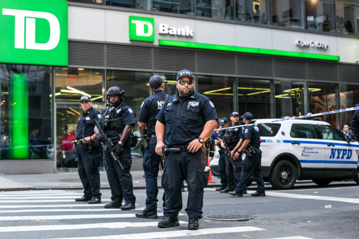 New York police officers gather in New York on Sept. 15, 2016. (Samira Bouaou/The Epoch Times)