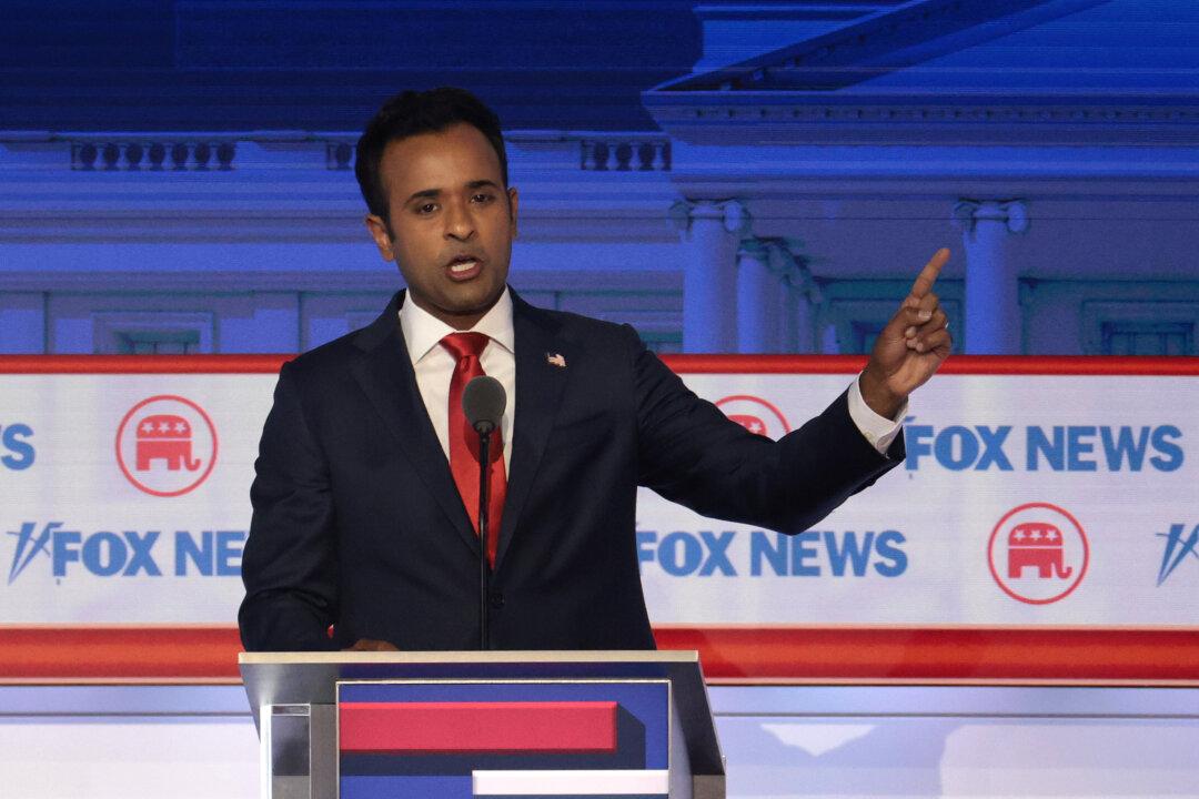 Ramaswamy Says Trump Targeted by ‘Un-American’ Espionage Act