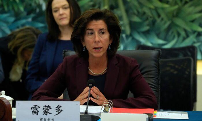 US, China Agree to Hold Regular Talks Amid Commerce Chief Raimondo’s 1st Meeting in Beijing