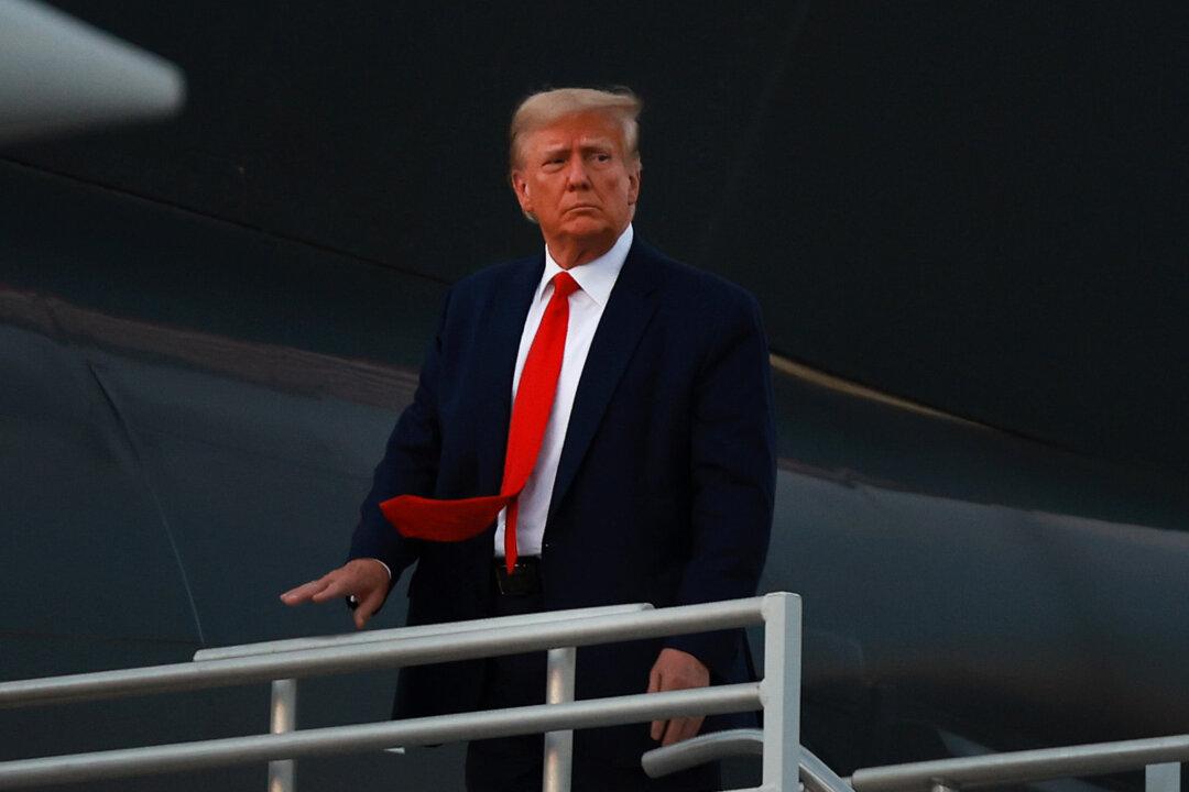 In Trump Georgia Case, Defendants Rely on Donations for Legal Expenses