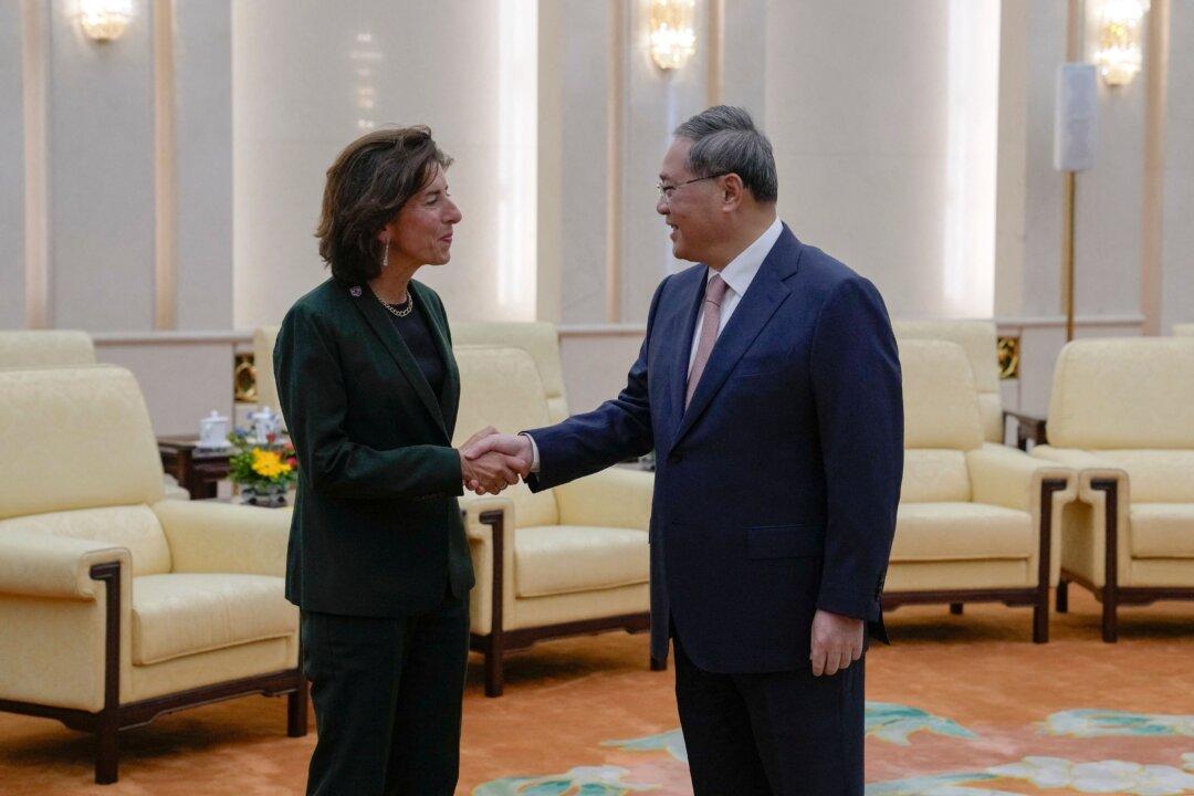 US ‘Will Never Seek to Decouple’ From China, Says Commerce Secretary Raimondo