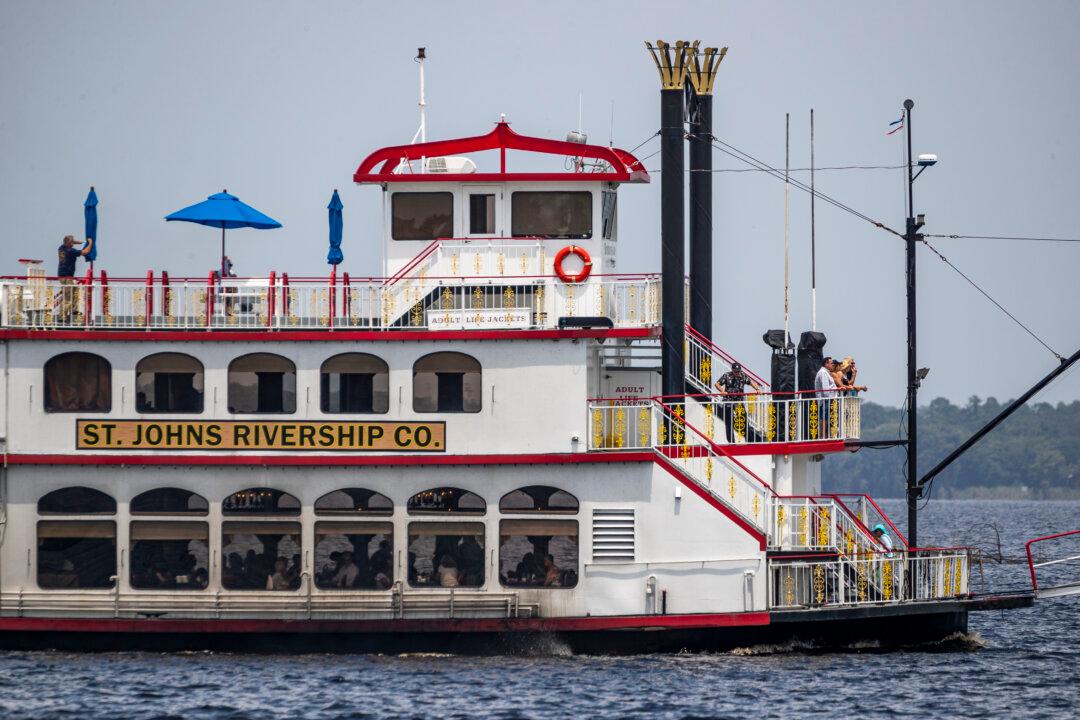 A Taste of Old Florida While Cruising the St. Johns Aboard the Barbara-Lee