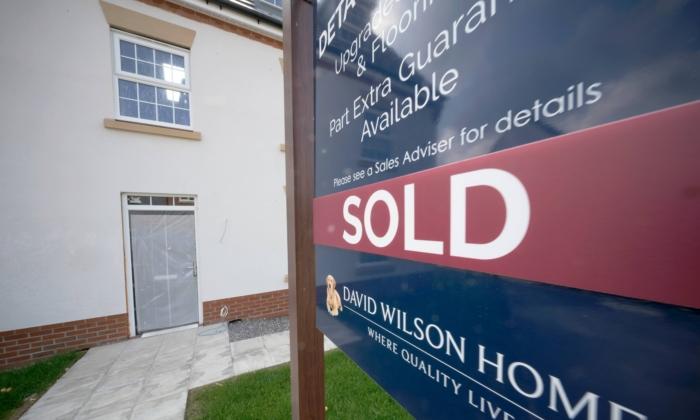 UK House Sales Slowest in Decade Amid Mortgage Rate Surge, Says Zoopla
