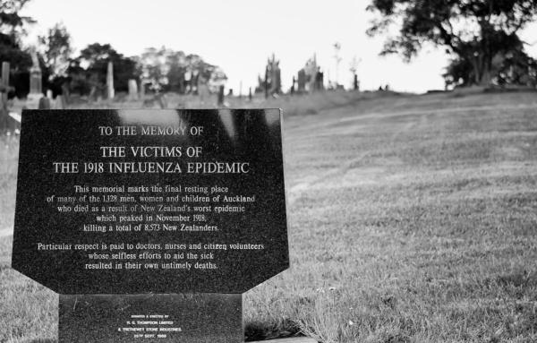 Mass burial site of flu victims from 1918 in Auckland, New Zealand. (russellstreet-1918 Influenza Epidemic Site/CC BY-SA 2.0)