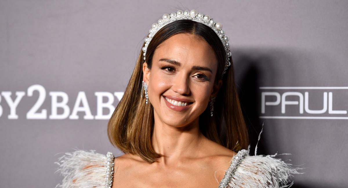 Jessica Alba, Lizzy Mathis Pursue ‘Honest Renovations’ on Roku